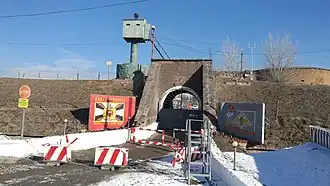 Одни из ворот