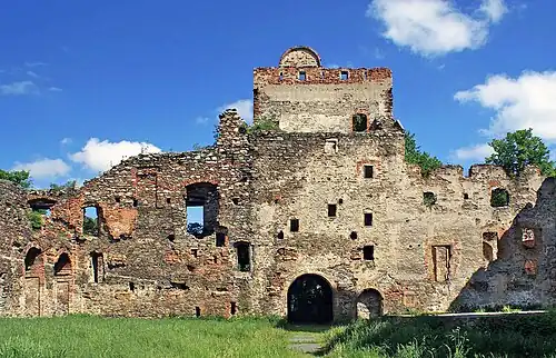 Руины замка