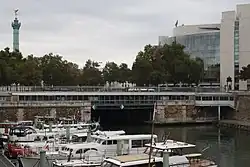 Вид на станцию линии 1 снаружи