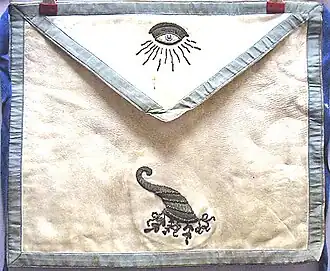 На старинном запоне 1800 года