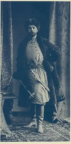 граф Шереметев в одеянии боярина XVII века на балу