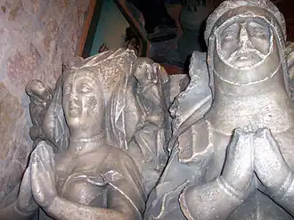 Роберт де Феррерс и его жена Маргарита Певерел. Скульптурная группа на их могиле в аббатстве Мереваль