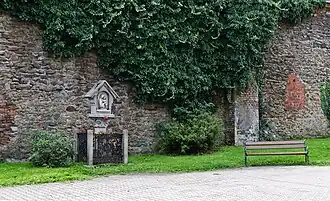 Средневековая оборонительная стена