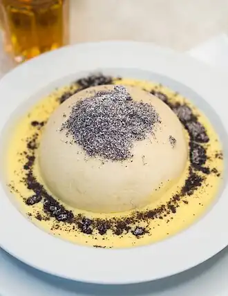 Гермкнёдль с ванильным соусом