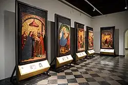 Экспозиция картин Хуана де Боргоньи в одном из музеев Толедо.