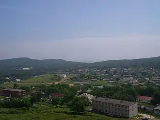 Вид на остров и посёлок с горы