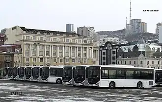 Презентация 28 новых автобусов на Центральной площади Владивостока, 17 декабря 2022 года