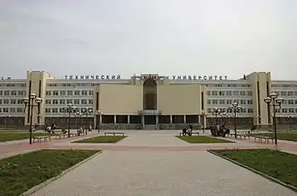 Вид на вход во 2-е здание КАИ