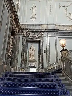 Главная лестница