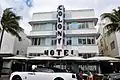 Отель «Колони» (англ. Colony Hotel), арх. Генри Хоухозер, 1935 год