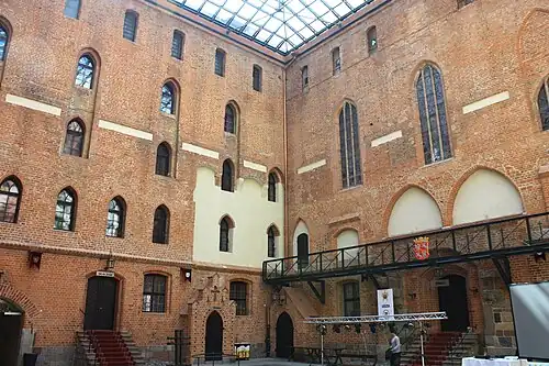 Внутренний двор замка (атриум)