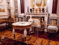 Большой дворец в Павловске. Будуар. Столик по рисунку архитектора Н. А. Львова