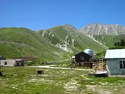 Территория Тянь-Шаньской астрономической обсерватории - вид на въезд