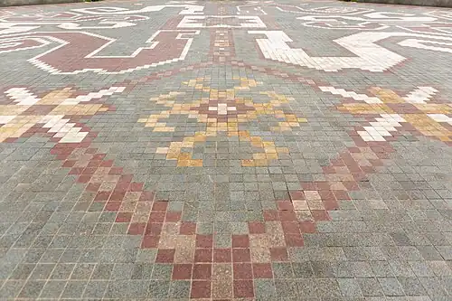 Орнамент центральной розетки драконьего ковра “Хндзореск”