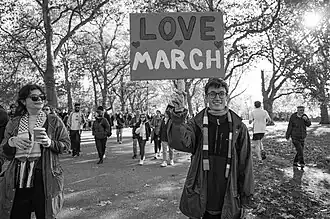 Лозунг «марш любви» на пропалестинской демонстрации в Лондоне (11 ноября 2023)