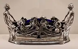 Жардиньерка. Ок. 1900. Олово, стекло. Вена