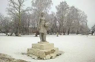 скульптура в селе