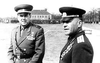 Командир 6-й гв. мсд генерал-майор Писарев Г.И. и комбат Алексеев А.Н.