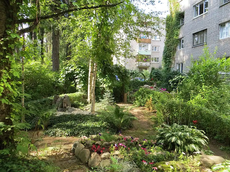 Альпинарий на улице Комсомола. 2014 год