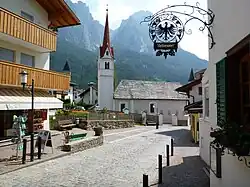 Центр деревни