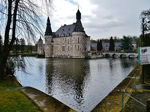 Общий вид замка с юго-западной стороны