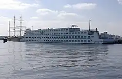 Ботель Amstel Botel в Амстердаме