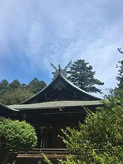 Крыша храма Аоба с тиги