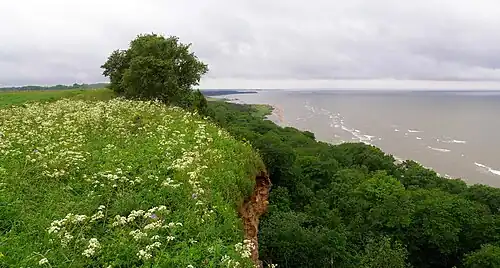 Берег у Азери