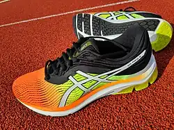 Пара кроссовок Asics, модель Gel-Pulse 11