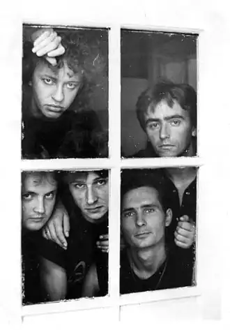 Слева направо: вверху — Николай Петров, Владимир Назимов; внизу — Вячеслав Двинин, Алексей Могилевский, Виктор Комаров. Фото: Дмитрий «Дикон» Константинов (Свердловск, 1989 год)