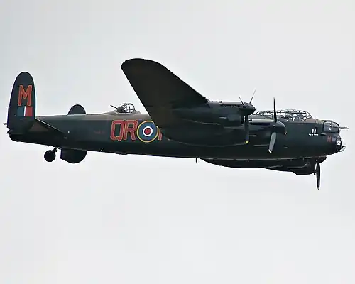 Бомбардировщик Avro Lancaster