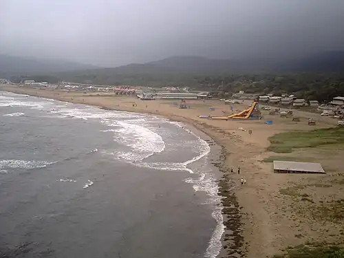 Бухта Лазурная летом