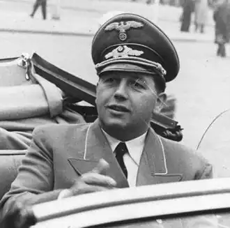 Бюлер 1942 году