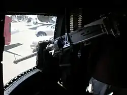 12,7-мм пулемёт Browning AN/M2 бортового стрелка на бомбардировщике North American B-25J; выставка техники Pacific Coast Dream Machines в&nbsp;аэропорту «Хаф-Мун-Бэй» (Сан-Матео), 2008&nbsp;год.