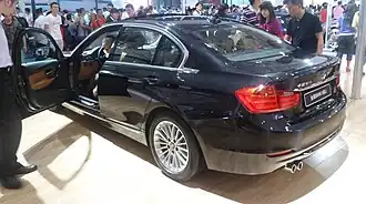 Удлинённый седан BMW 335Li 2012 года