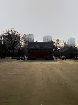 Одно из зданий монастыря