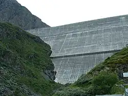 Вид на плотину снизу.