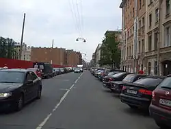 Басков переулок, вид от улицы Короленко. Слева на месте снесенной автобазы стройка жилого комплекса «Русский дом»