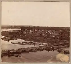 Вид на мост и Оренбургскую переправу из сада на Случевской горе. Фотография С. М. Прокудина-Горского. 1910