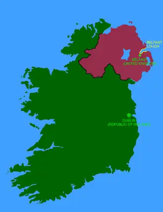 Остров Ирландия. Зелёным обозначена Республика Ирландия, малиновым&nbsp;— Северная Ирландия, жёлтым&nbsp;— Белфастский залив