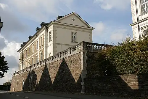 Юго-западное здание комплекса