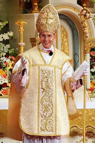 Бернар Тиссье де МалереSSPX Bishop Bernard Tissier de Mallerais, S.S.P.X. †&nbsp;(англ.). Catholic Hierarchy. Дата обращения: 12 октября 2024.