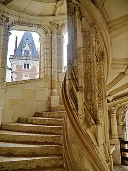 Лестница замка Блуа, крыло Франциска I. Интерьер