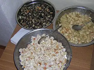 Посудины с рождественскими бобальками из Восточной Словакии