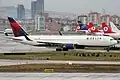 Boeing 767-300ER Delta Air Lines в аэропорту имени Ататюрка
