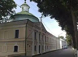 Здание бывшей Братской школы Богоявленского монастыря (фото Viktorianec)