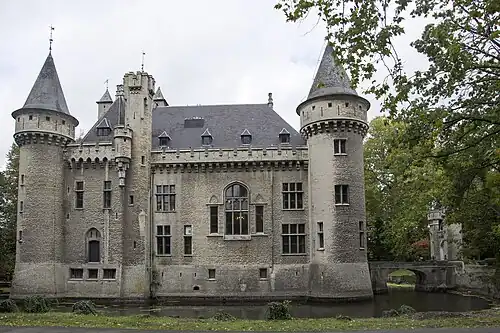 Южный фасад замка