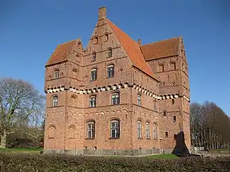 Вид замка с западной стороны