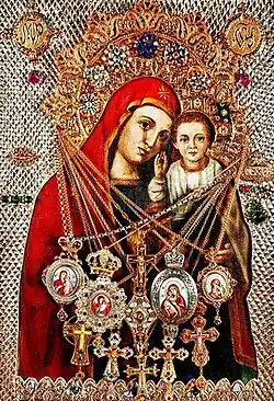 Боянская икона Божией Матери.  На лике хорошо заметны следы слёз, истекающих из глаз Богоматери.