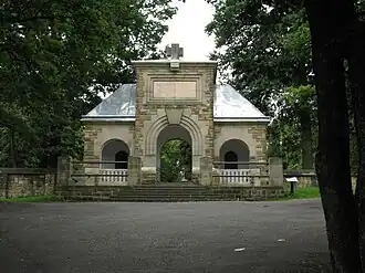 Вход на некрополь